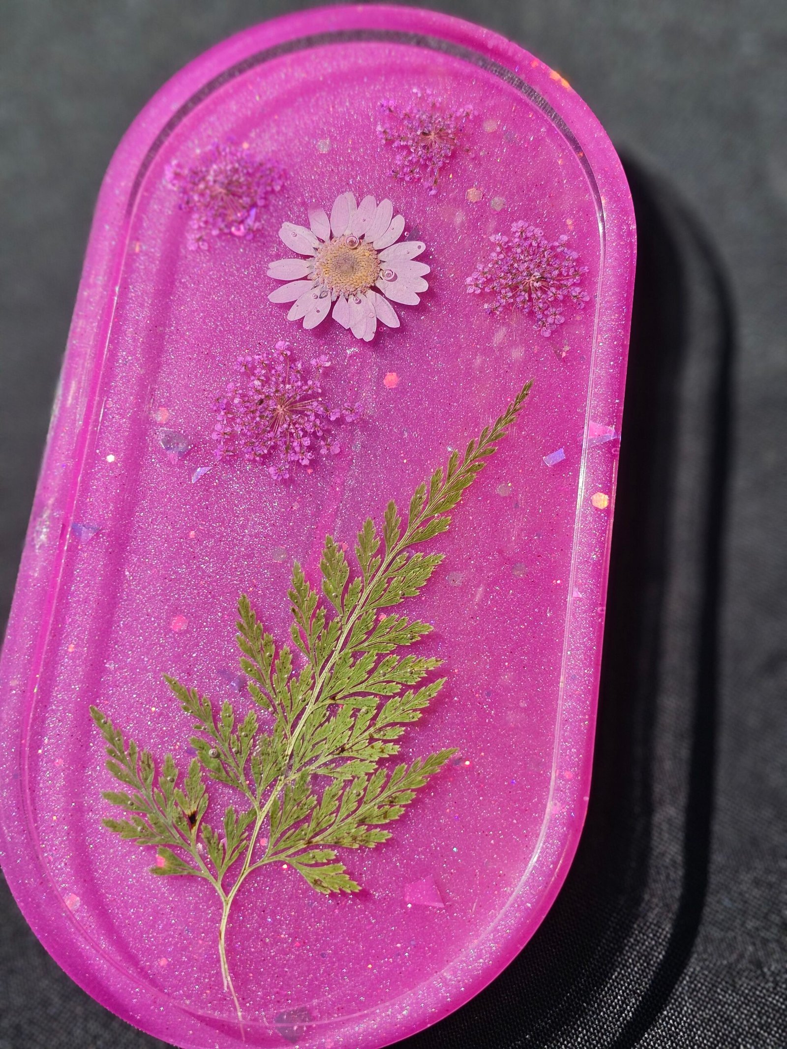 Resin Flower & Glitter Oval Tray, Magenta - Image 3