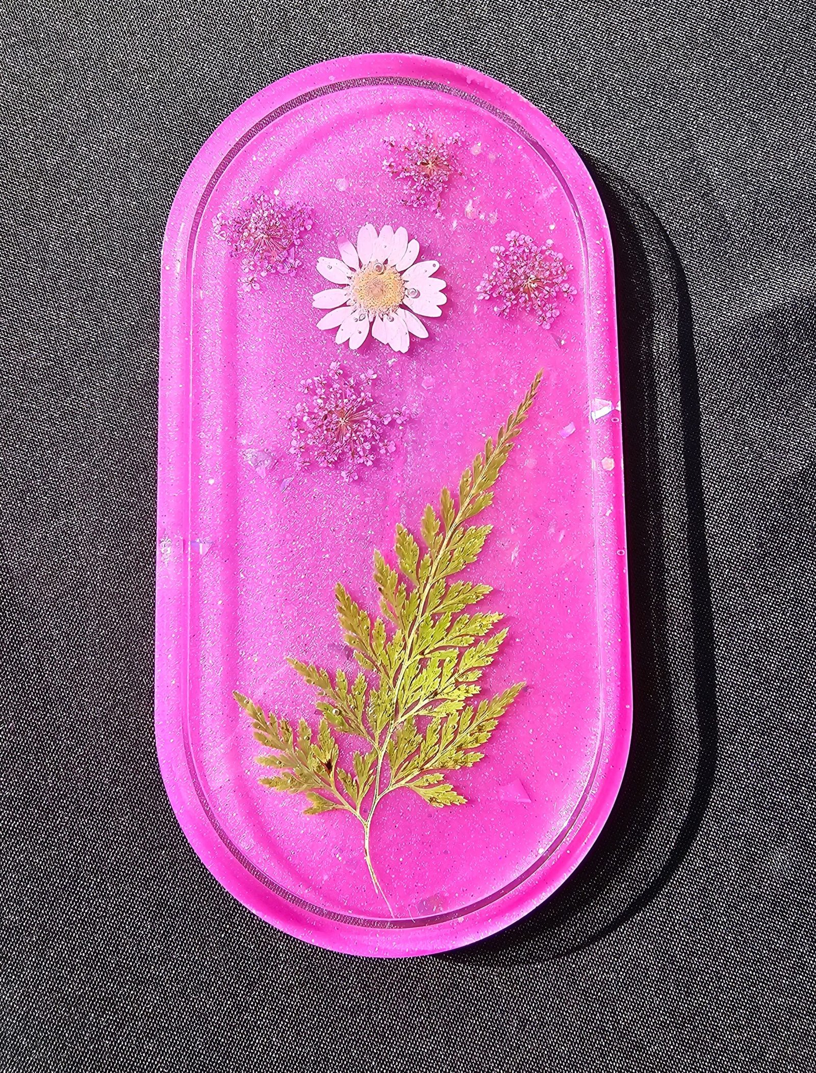 Resin Flower & Glitter Oval Tray, Magenta - Image 5